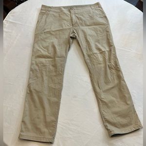 KUHL Men’s Straight Leg Pants, Side Leg Pockets, Size 42 x 32